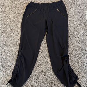 Athleta Black Pants with ankle ruching, size 6, VGUC